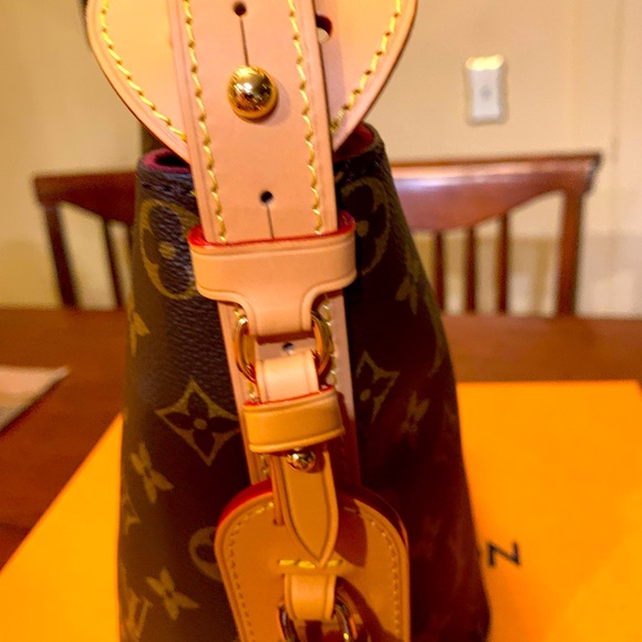 Louis Vuitton Monogram Shoulder limited edition purse long/ short strap/ wallet - Picture 3 of 17